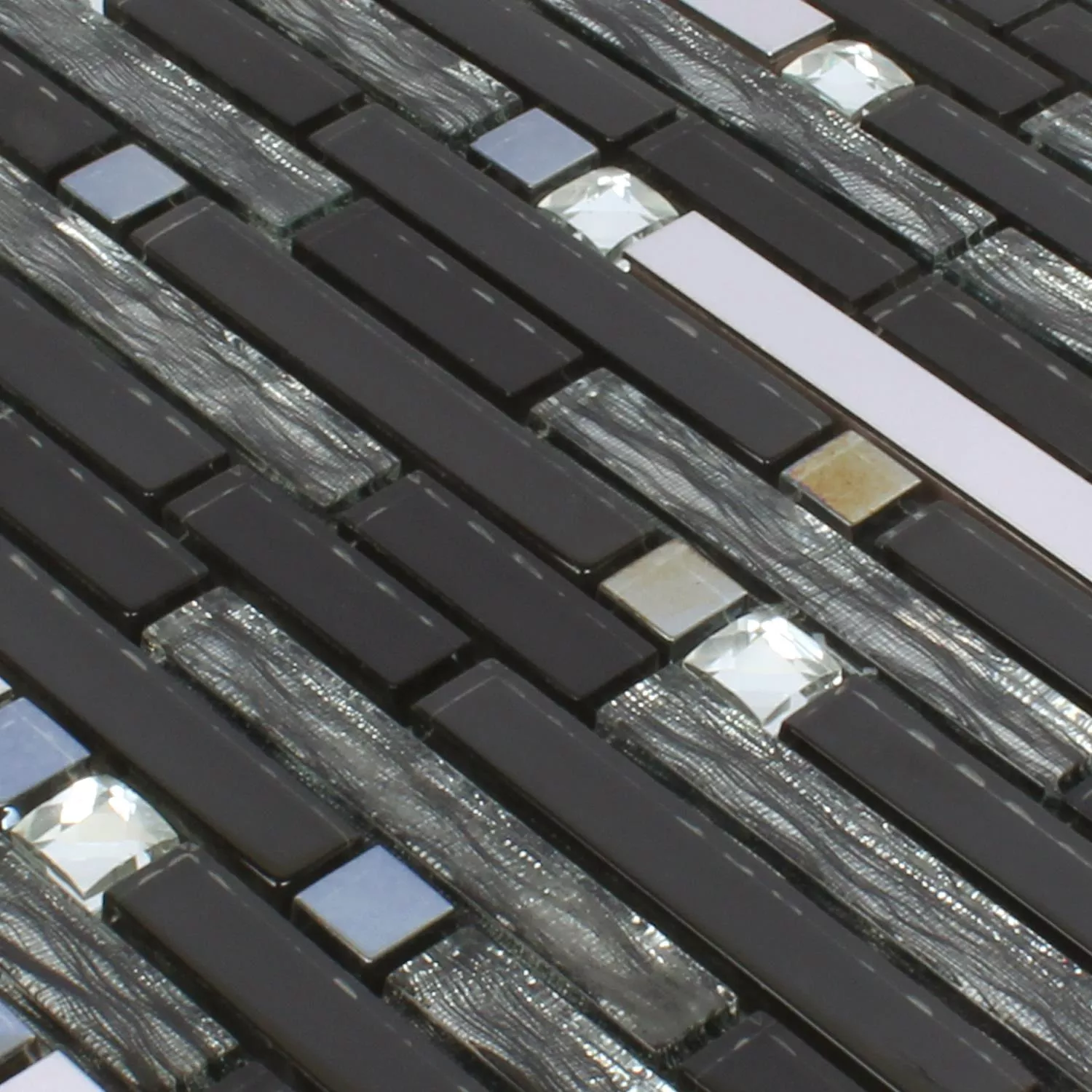 Padrão de Azulejo Mosaico Vidro Metal Latoya Prata Preto
