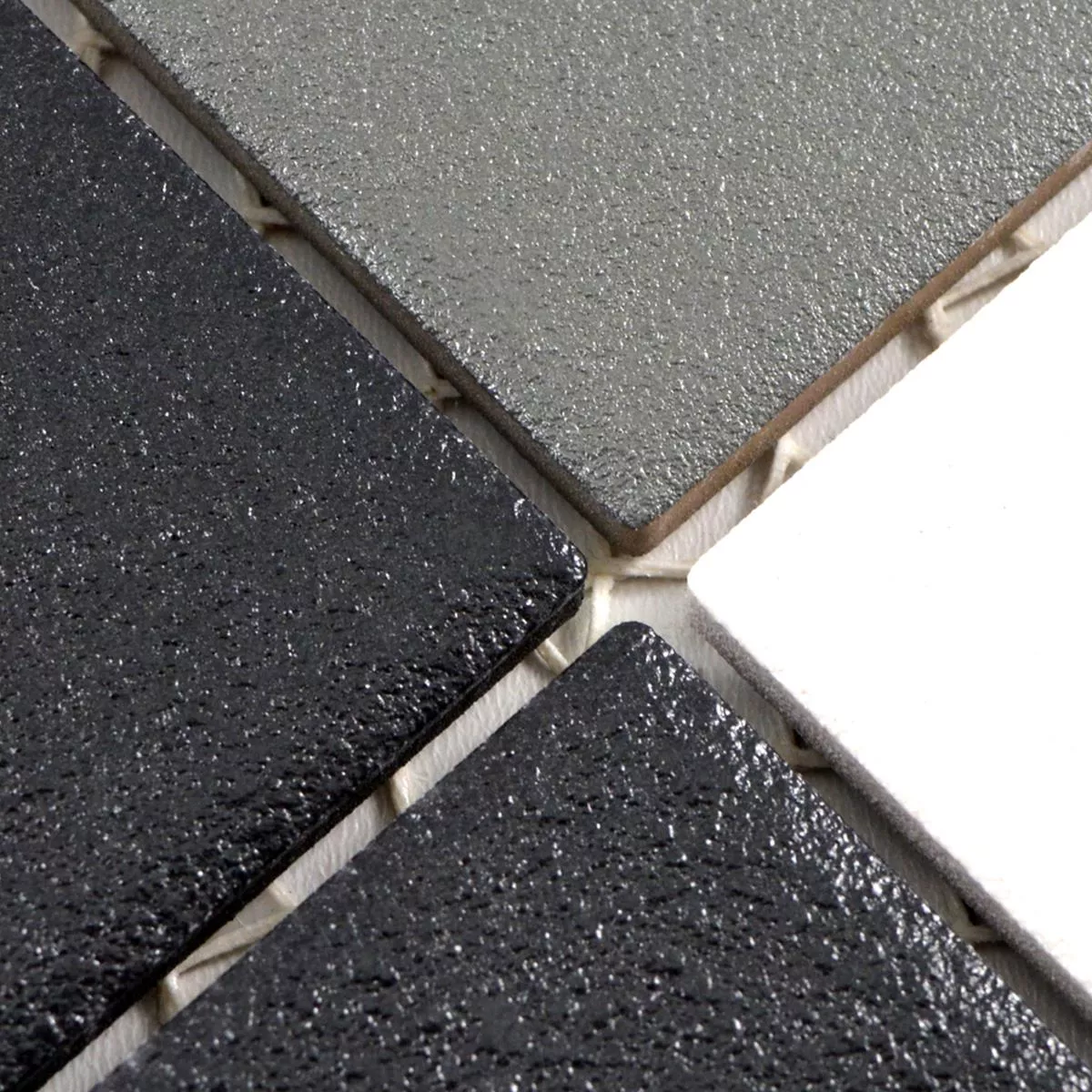 Padrão de Cerâmica Azulejo Mosaico Heinmot Preto Branco Metal R10 Q48